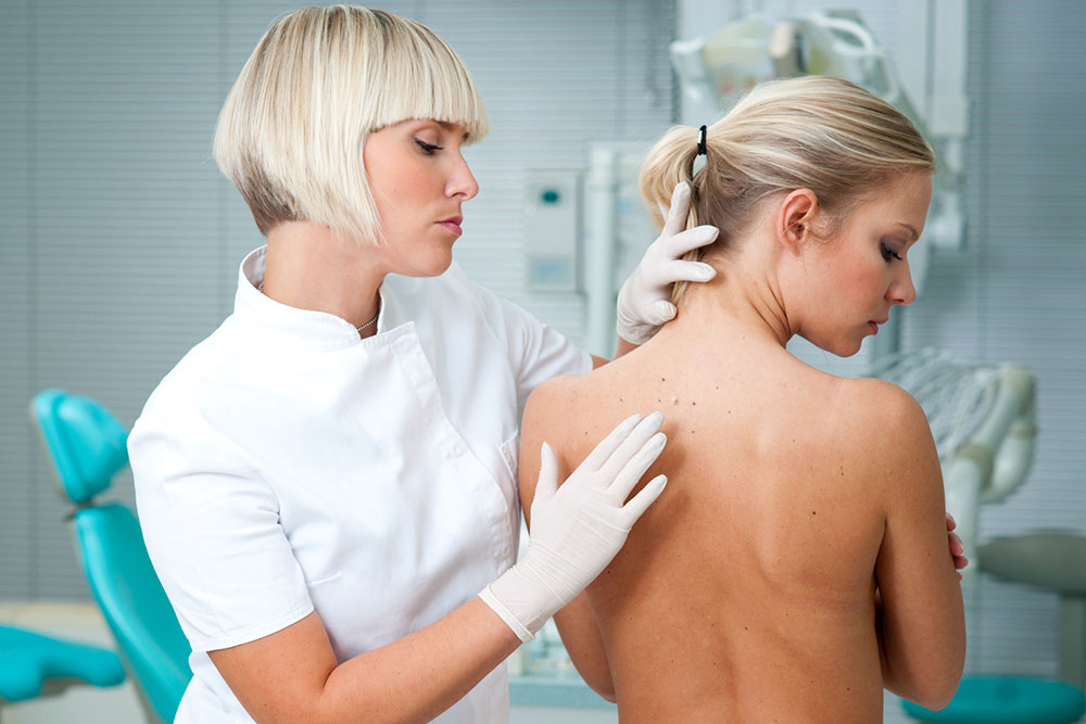 Diagnosing and treating melanoma skin cancer