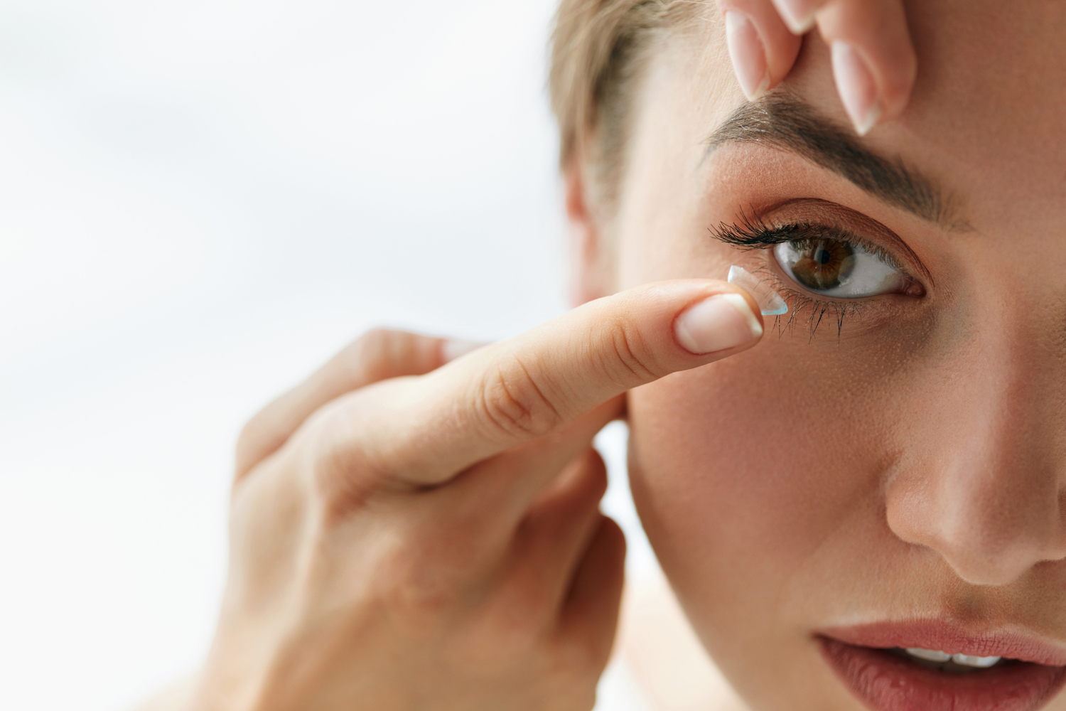 The 5 Best Contacts for Dry Eyes