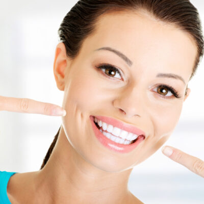 5 Ways to Naturally whiten teeth